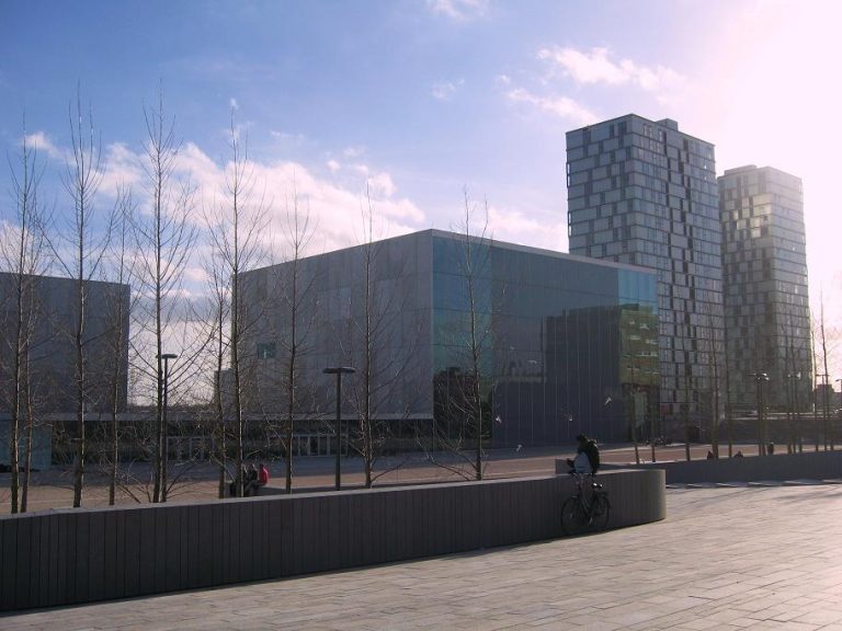 Voorstellingsseizoen Kunstlinie (KAF) — Theater in Almere
