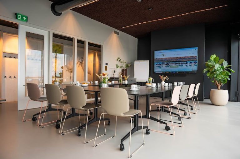 Paviljoen de Oostvaarders — restaurant in Almere