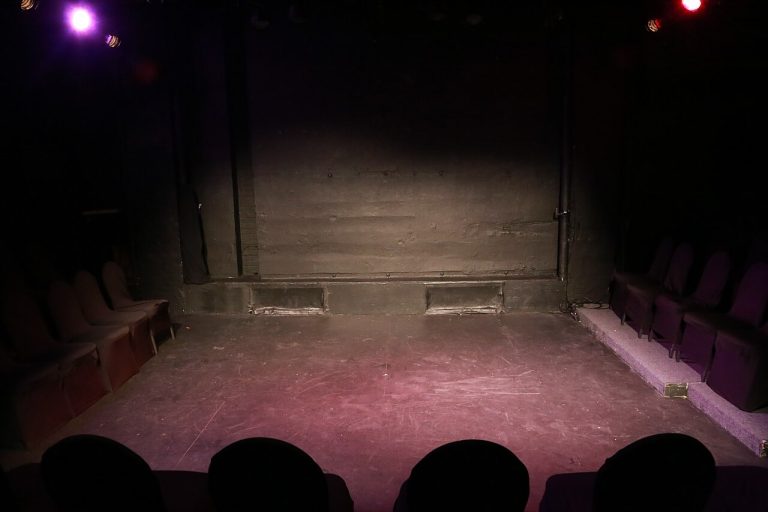 Carrousel – Vis à Vis — Theater in Almere