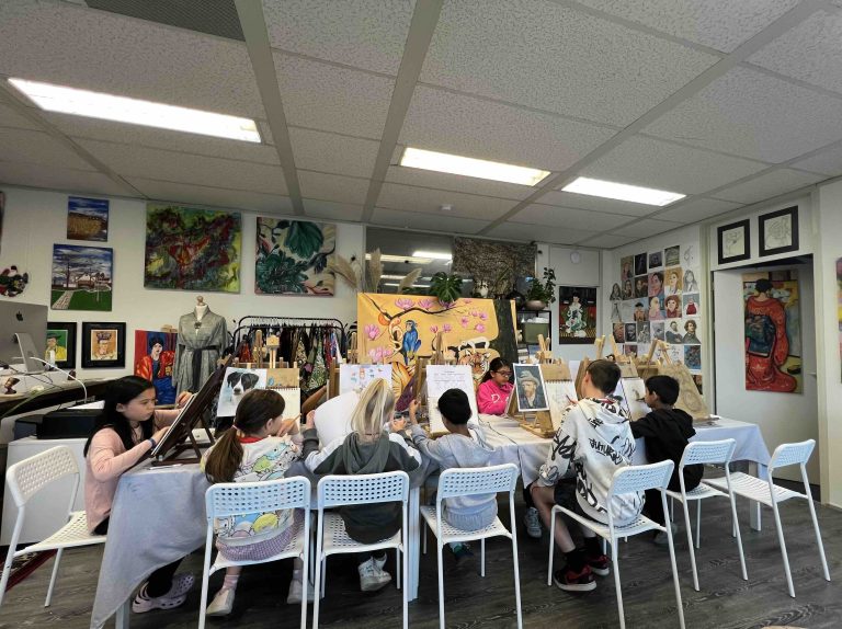 Woensdag kunstlessen bij Luna Nguyen Atelier (4–6 jaar) — familie-kids in Almere